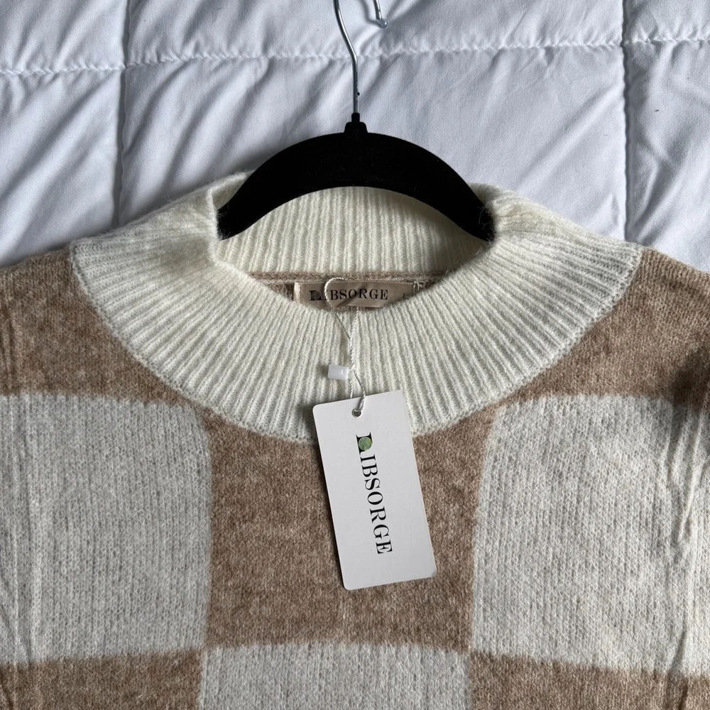 Checkerboard Crewneck Sweater in Cream and Tan NWT - Picture 4 of 7